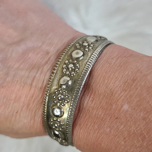 Vintage Cuff Bracelet Antique Silver Tone Layering Piece Unique Jewelry Eclectic - Picture 3 of 4